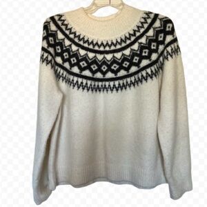 Banana Republic Cream and Black Patterned Sweater